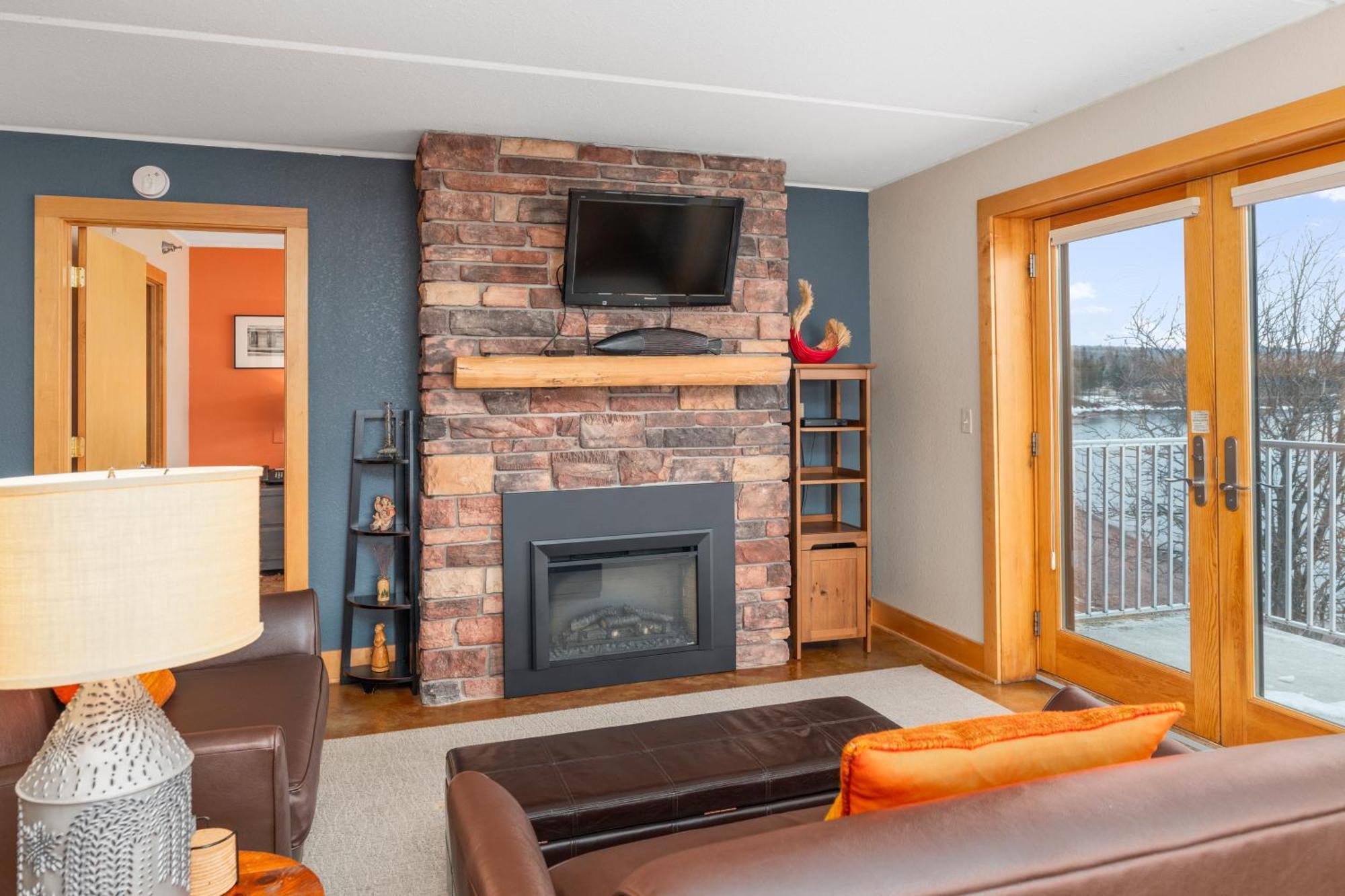 East Bay Suites Grand Marais Exterior photo
