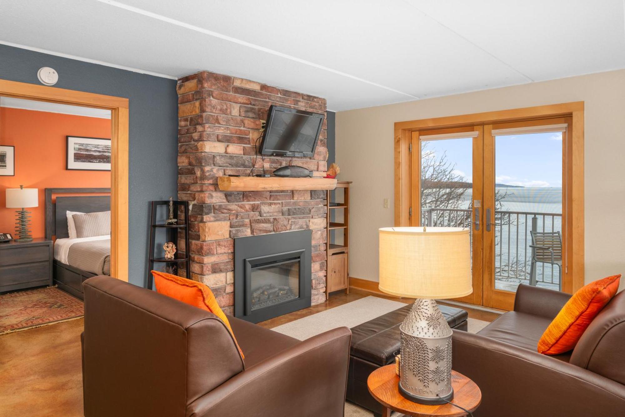 East Bay Suites Grand Marais Exterior photo