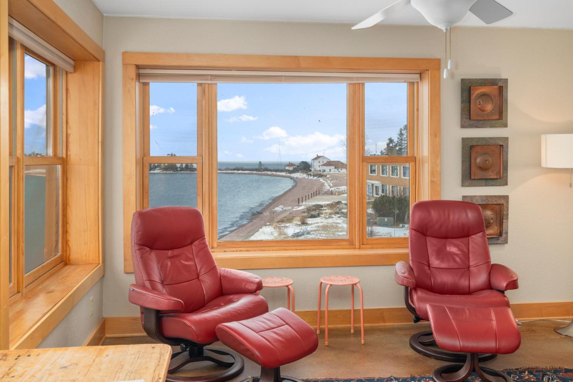 East Bay Suites Grand Marais Exterior photo