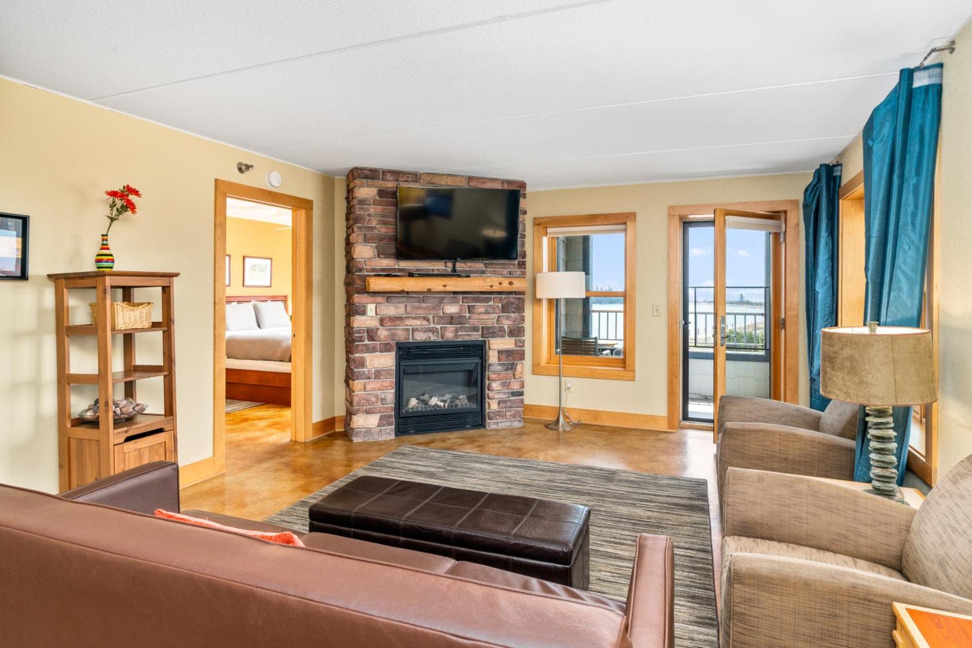 East Bay Suites Grand Marais Exterior photo
