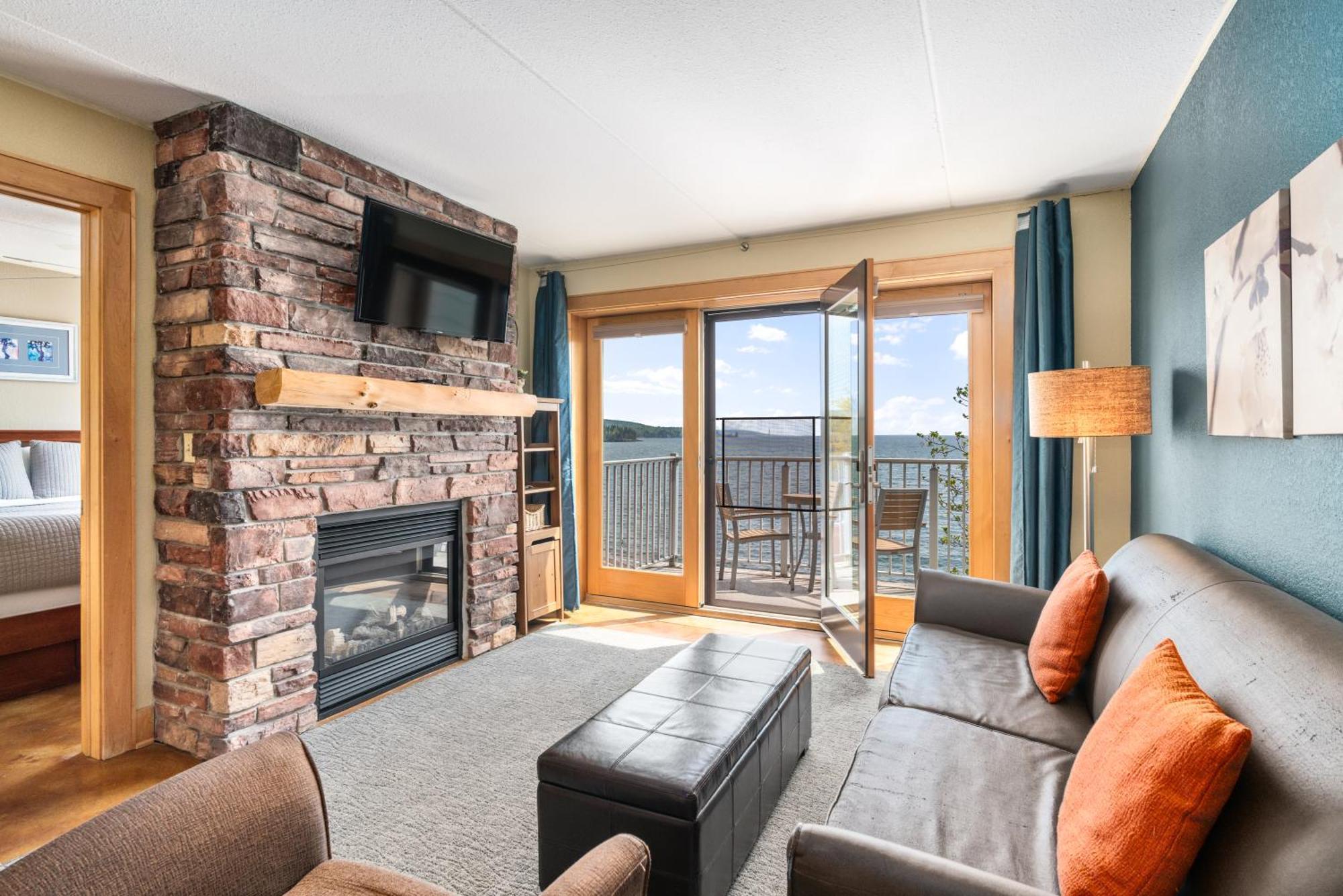 East Bay Suites Grand Marais Exterior photo